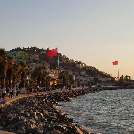 Esin Sitesi Kusadasi Apartman *