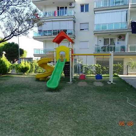 Apartman Esin Sitesi Kusadasi Davutlar