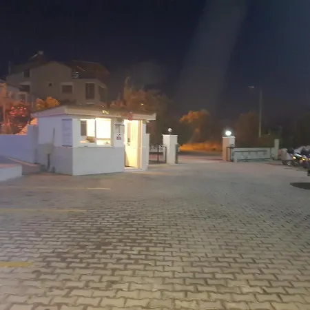 Esin Sitesi Kusadasi * 达武特拉尔