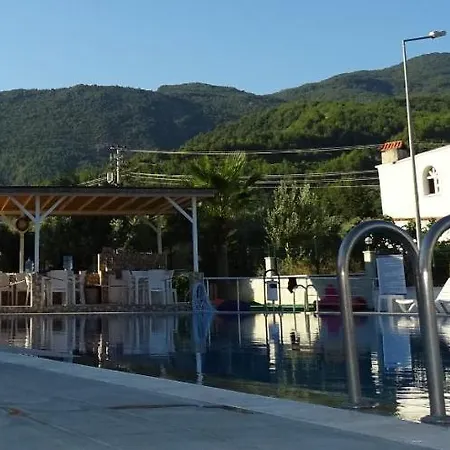 Esin Sitesi Kusadasi * 达武特拉尔